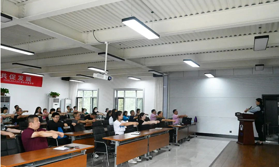 成功集团举办安全健康教育知识讲座​